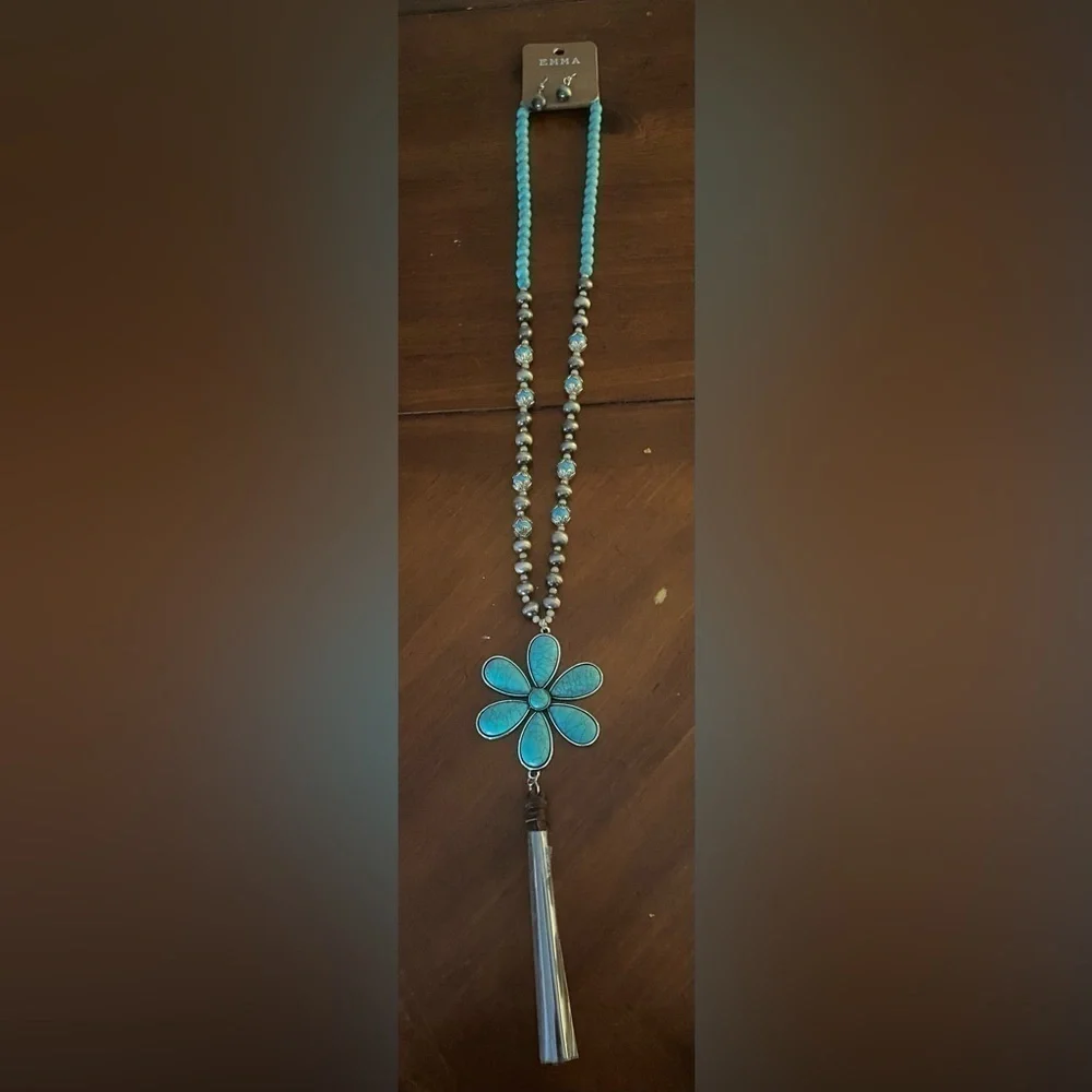 Emma Womens Turquoise flower with suede tassel & matching earring jewelry set